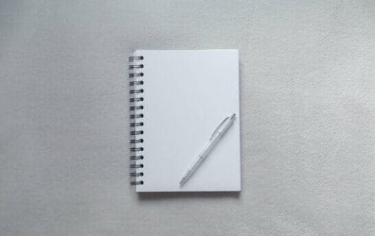No credit history shown on a blank notepad